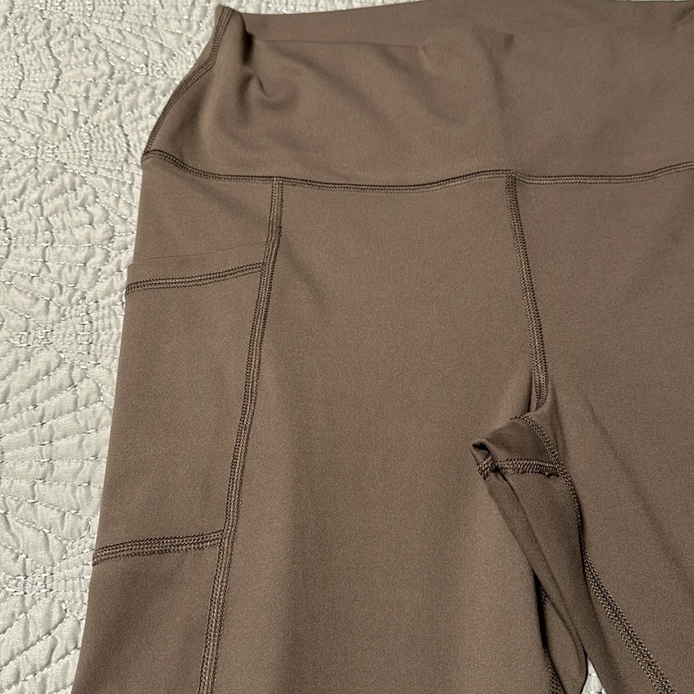 90 Degrees High Rise Cropped Mocha Leggings with Side Pockets, NWT’s, Size XL - Picture 3 of 7